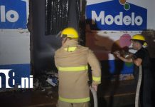 Incendio consume ferretería “El Chino” y deja daños en varias casas en Nandaime Foto: Incendio consume ferretería “El Chino” y deja daños en varias casas en Nandaime/TN8