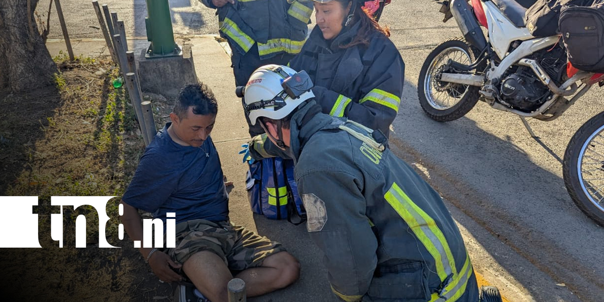 Foto: Motociclista provoca accidente al irrespetar el semáforo en Managua/TN8