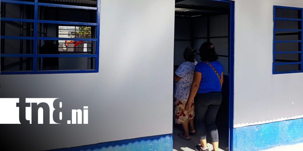 Foto: Dos familias reciben nuevas viviendas en Managua/TN8