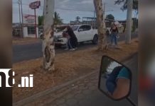 Mujer frustra intento de robo y somete a presunto delincuente en Managua Foto: Mujer frustra intento de robo y somete a presunto delincuente en Managua/TN8