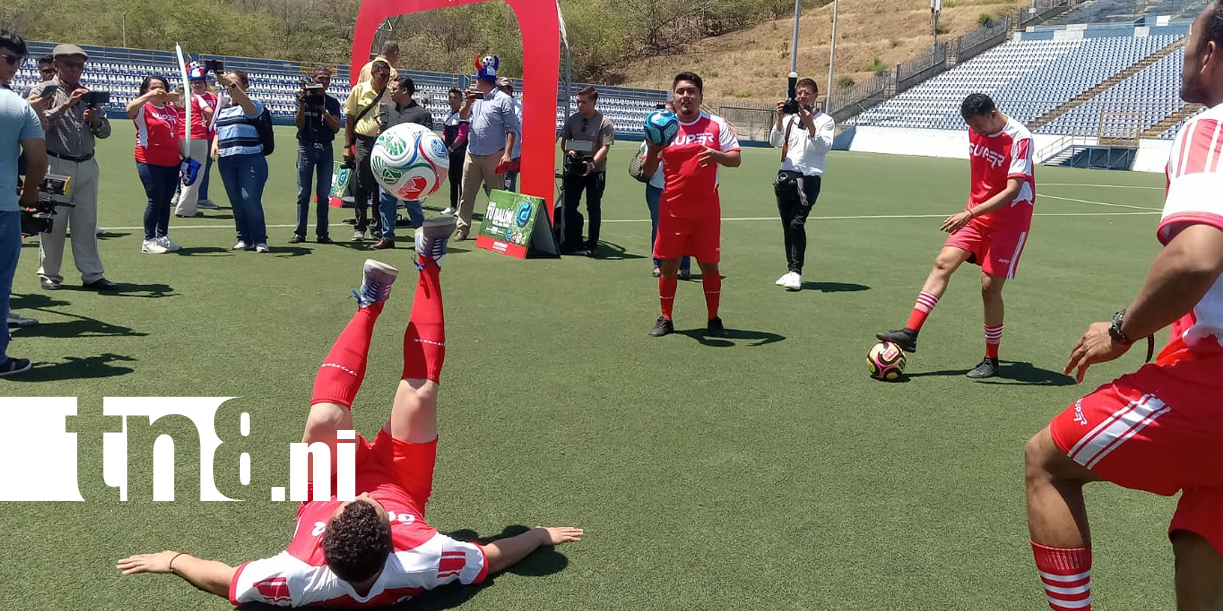 Foto: Super7 presenta el balón oficial Adidas TRIONDA /TN8