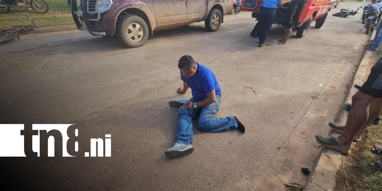 Foto: Motociclista embiste a ciclista y ambos resultan gravemente heridos en Bilwi/TN8