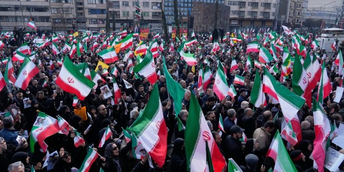 Foto: Multitudes llenan las calles de Irán para respaldar al nuevo líder supremo (VIDEO) /TN8 Foto: Multitudes llenan las calles de Irán para respaldar al nuevo líder supremo (VIDEO) /TN8
