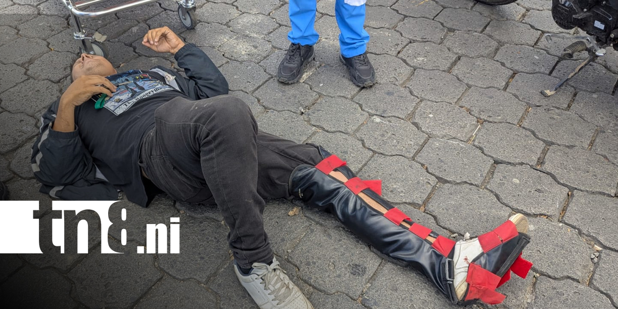 Foto: Motociclista termina con fractura tras accidente frente a Plaza el Sol/TN8