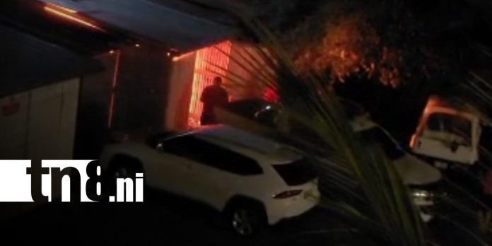 Foto: Incendio consume moto dentro de garaje en Matagalpa/TN8 Foto: Incendio consume moto dentro de garaje en Matagalpa/TN8