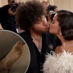 Foto: Benny Blanco y la polémica sobre sus pies /cortesía