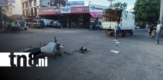 Foto: Colisión entre moto y camión deja un herido en Managua/TN8