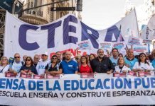 Docentes de Argentina inician paro nacional contra reforma laboral de Milei Foto: Profesores en Argentina paralizan clases/Cortesía