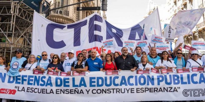Foto: Profesores en Argentina paralizan clases/Cortesía