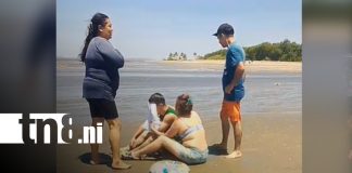 Foto: Fuerte oleaje casi cobra la vida de dos personas en playa San Diego/TN8
