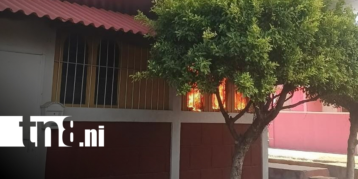 Foto: Incendio reduce a cenizas vivienda en Ciudad Sandino y deja pérdidas de hasta $ 20 mil/TN8