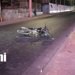 Foto: Peatón es embestida por motocicleta en la peligrosa marginal del km 6 Ctra. Norte/TN8