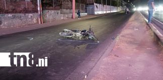 Foto: Peatón es embestida por motocicleta en la peligrosa marginal del km 6 Ctra. Norte/TN8