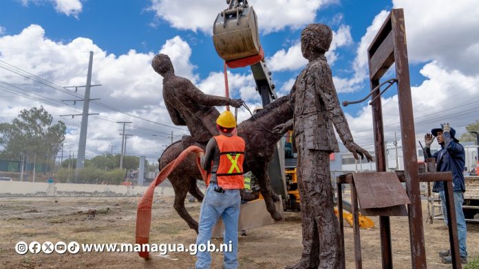 Foto: Monumento de la Rotonda El Periodista Foto: Monumento de la Rotonda El Periodista