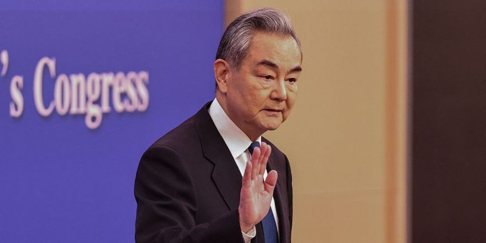 Foto: China y Reino Unido llaman al diálogo/Cortesía