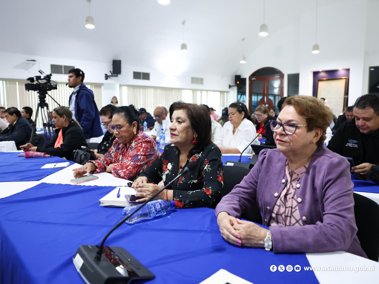 Foto: Homenaje a Gladys Báez en la Asamblea Nacional 