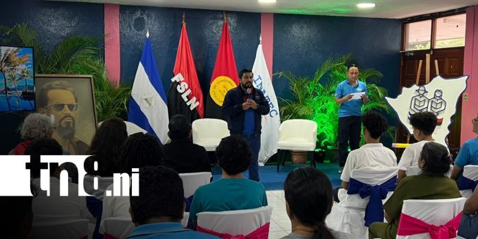 Foto: Conversatorio sobre la Cruzada Nacional de Alfabetización / TN8