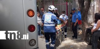 Foto: conductora pierde el control y atropella a mujer en Managua/Cortesía