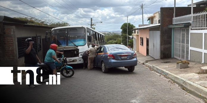 Foto: Fuerte accidente con taxi en Juigalpa, Chontales / TN8 Foto: Fuerte accidente con taxi en Juigalpa, Chontales / TN8