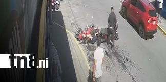 Foto: Fuerte choque en Ciudad Sandino con dos motociclistas / TN8