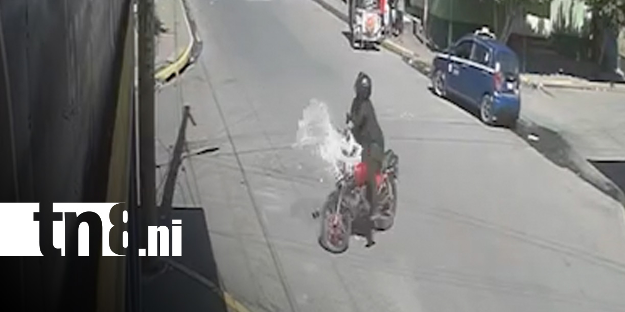 Foto: Fuerte choque en Ciudad Sandino con dos motociclistas / TN8