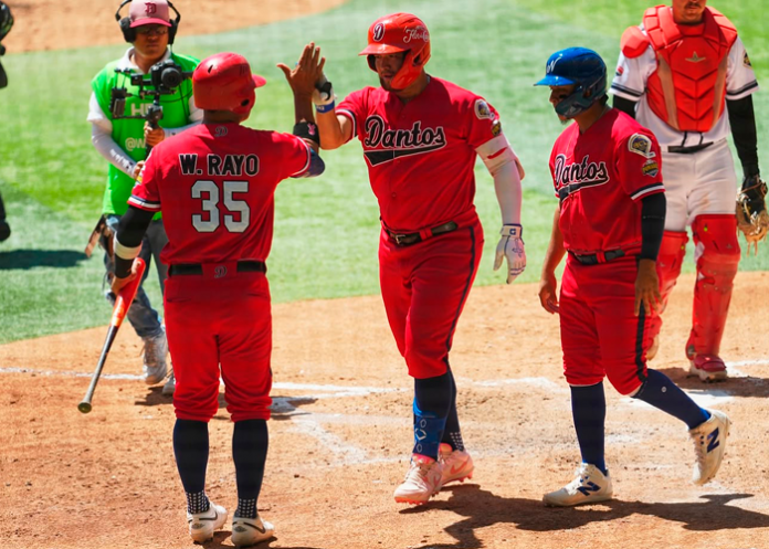 Dantos tropiezan ante Kane County