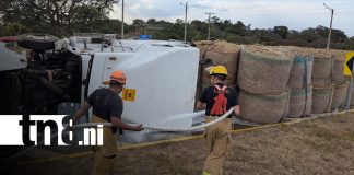 Foto: Vuelco de rastra en Carretera Sur / TN8