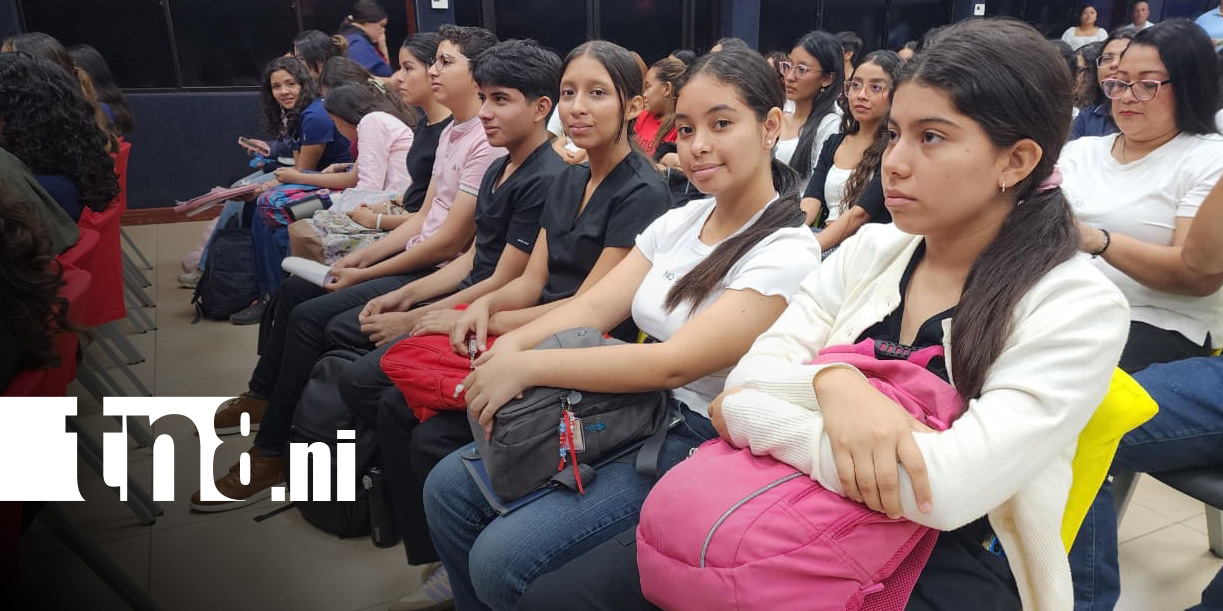 Foto: Encuentro en la UNAN Managua por la Cruzada Nacional de Alfabetización / TN8
