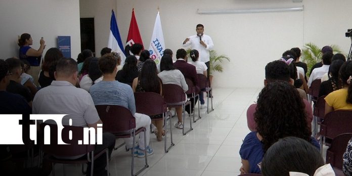 Foto: Conversatorio sobre la Cruzada Nacional de Alfabetización con el INATEC / TN8