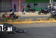 Mortal accidente en Rubenia, Managua: Motociclista se estrella contra camioncito