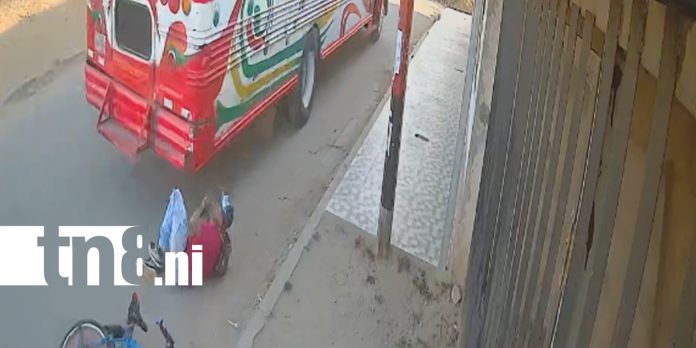 Foto: Brutalidad: ciclista es embestido por un bus en Ocotal /TN8