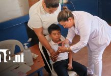 Con toma de muestras impulsan campaña “Sin Diabetes” en colegio de Managua Foto: MINSA impulsa la detección de diabetes desde colegios de Managua / TN8