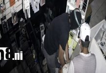 Delincuentes roban celulares en segundos en un negocio de Chinandega (VIDEO)