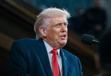 Trump afirma que EE. UU. tiene armamento ilimitado para una guerra