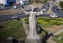 Foto: Restauración del Cristo Rey, escultura de la Rotonda Santo Domingo, Managua / TN8