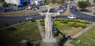 Foto: Restauración del Cristo Rey, escultura de la Rotonda Santo Domingo, Managua / TN8