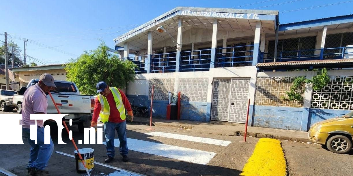 Foto: Grúas retiran vehículos mal estacionados en Chinandega /TN8