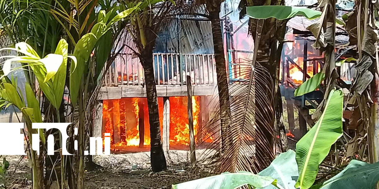 Foto: Voraz incendio consume vivienda en Alamikamba /TN8