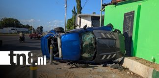 Foto: Conductor sobrevive a accidente de tránsito tras fuerte vuelco/TN8