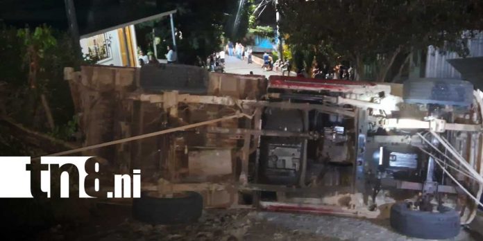 Foto: Accidente en Matagalpa deja dos lesionados tras vuelco/TN8