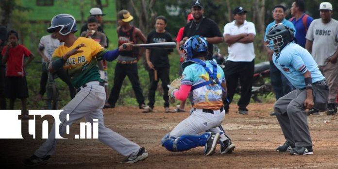 Foto: Dos jonrones conectados por Mulukukú y Bluefields en Serie Caribeña en Waspam/TN8