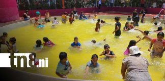 Foto: Piscinas de Xilonem llenas de familias en Semana Santa/TN8