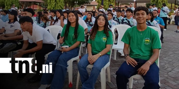 Foto: “Acordes por la Paz” llena de música la Plaza Padre Miguel en Ciudad Sandino/TN8