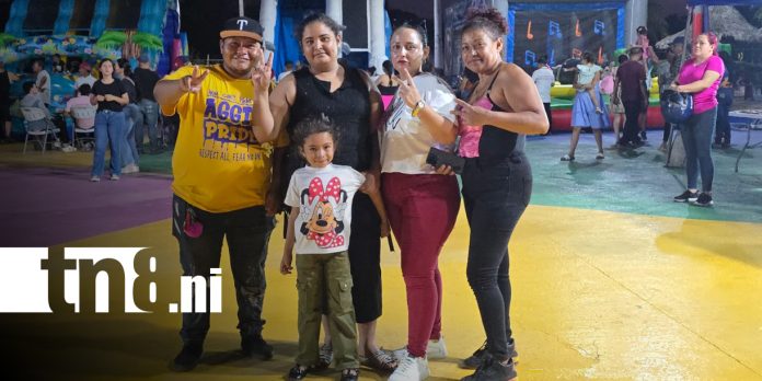 Foto: Familias capitalinas celebran la paz en el Puerto Salvador Allende/TN8