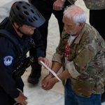 Foto: Veteranos arrestados por protesta contra guerra en Irán/ Cortesía