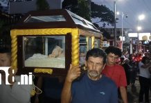 Feligresía de Nicaragua vive con devoción la procesión del Santo Entierro Foto: Feligresía de Nicaragua vive con devoción la procesión del Santo Entierro/TN8