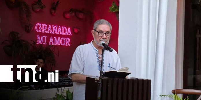 Foto: Granada vibra con poesía en el Día del Libro/TN8