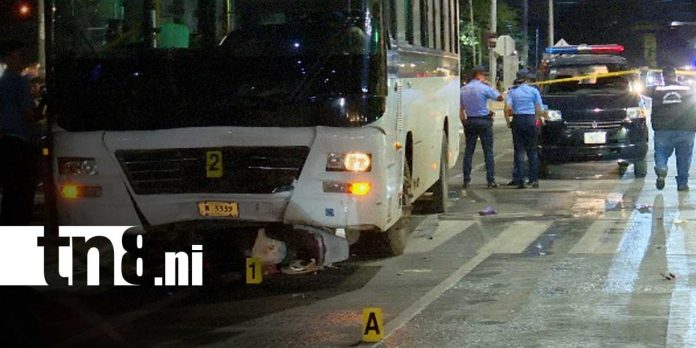 Foto: Accidente: autobús en Larreynaga /TN8 Foto: Accidente: autobús en Larreynaga /TN8