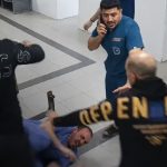 Médico es brutalmente agredido tras la muerte de una paciente en Cisjordania Foto Indignación en Cisjordania /cortesía