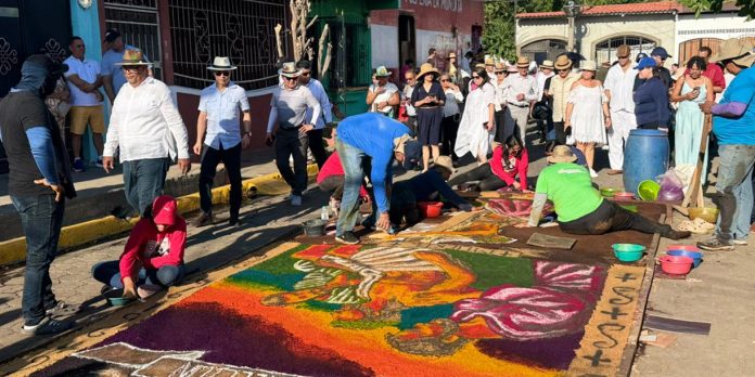 Foto: Fe, creatividad y tradición se reflejan en las alfombras pasionarias de Sutiaba/Cortesía